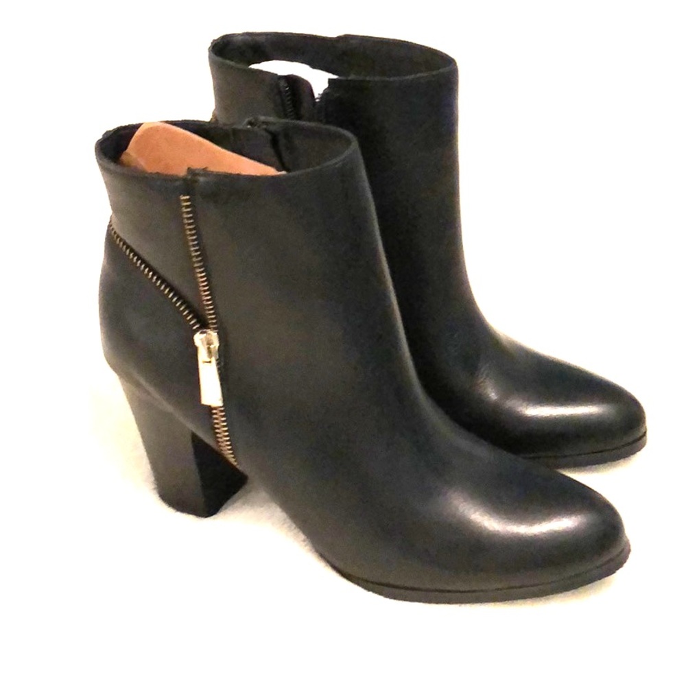 Ciao Bella Riley black booties